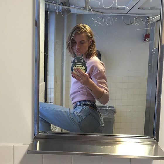 Amigos, Lily-Rose Depp, Walker Bunting