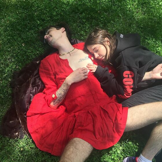 Amigos, Lily-Rose Depp, Walker Bunting