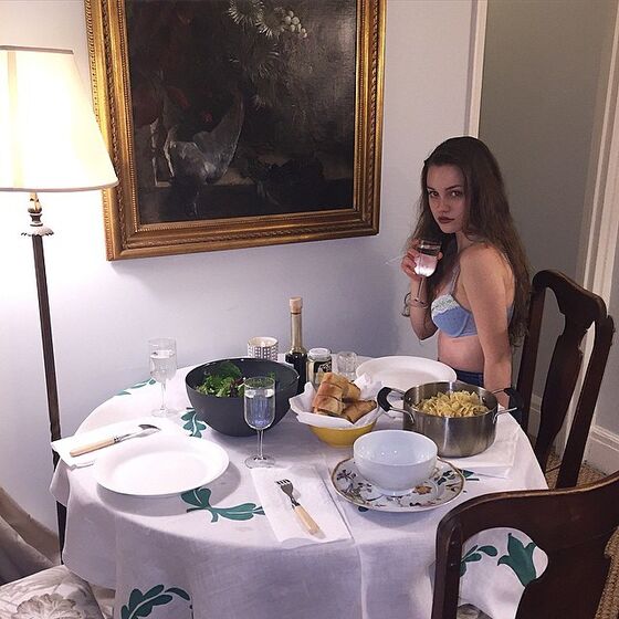 Amigos, Lily-Rose Depp, Walker Bunting