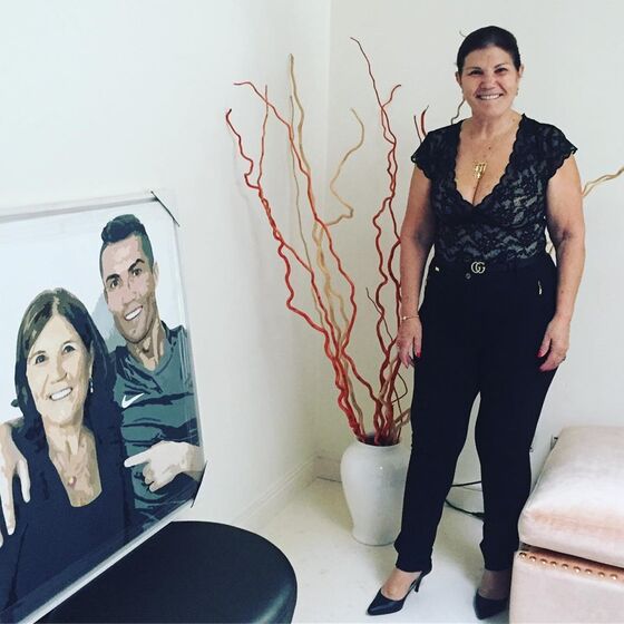 Dolores Aveiro