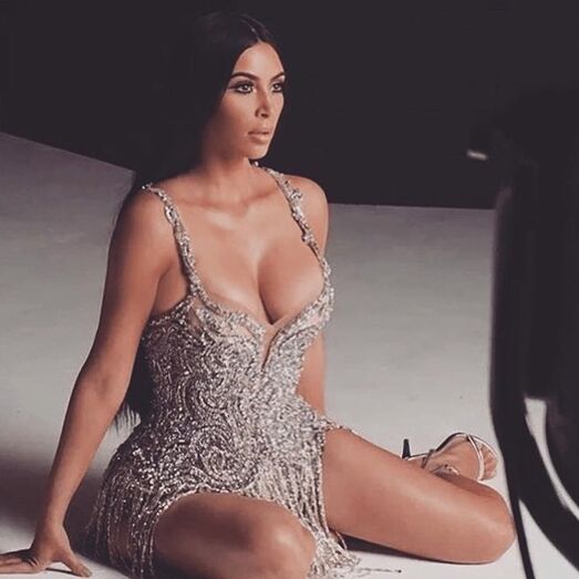 Kim Kardashian, sensual