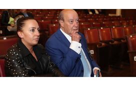 No final, foi homem de uma mulher só. Antigos amores abandonam Pinto da Costa no derradeiro momento