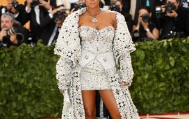 Excentricidade no MET Gala 2018. Looks inspirados no tema Igreja