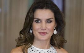 Luxos de Letizia em viagem solidária pelo Caribe está a provocar chuva de críticas
