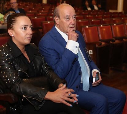 No final, foi homem de uma mulher só. Antigos amores abandonam Pinto da Costa no derradeiro momento