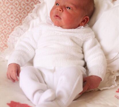 Kate Middleton tira fotos amorosas (e oficiais) do lindíssimo príncipe Louis