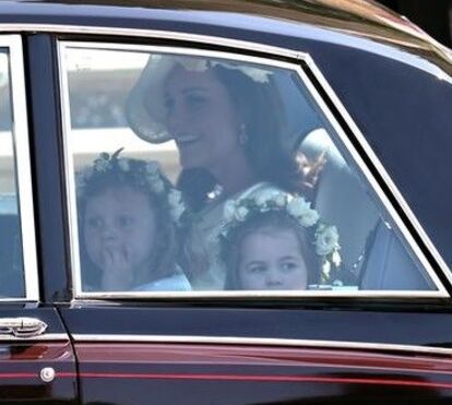 Que fofura! Princesa Charlotte volta a fazer sucesso no casamento do tio Harry