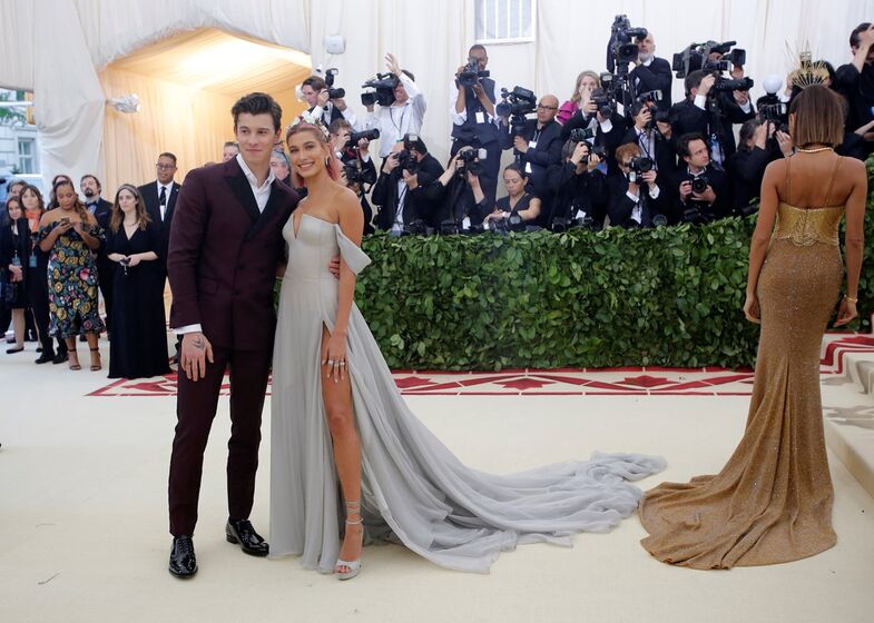 Hailey Baldwin, shawn mendes