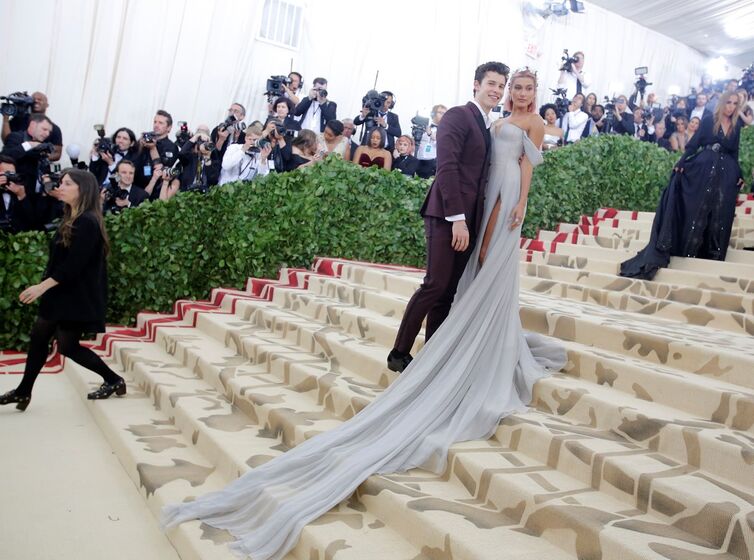 Hailey Baldwin, shawn mendes