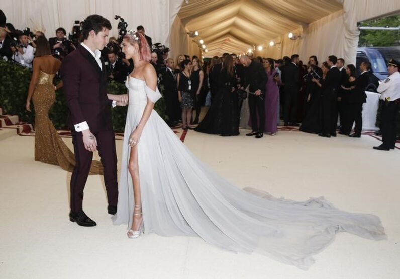 Hailey Baldwin, shawn mendes