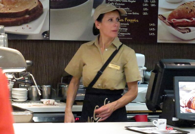 Dora, cantora, festival da canção, macdonalds