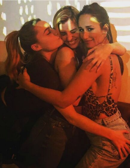 Jessica Athayde, Kelly Bailey