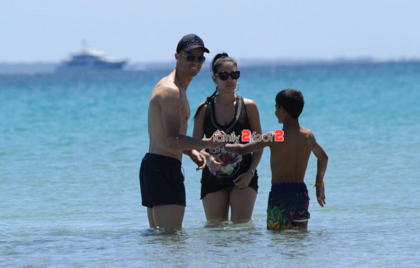 Georgina Rodríguez, Cristiano Ronaldo, Relações, Alana Martina, Cristiano Jr, Ibiza, férias