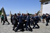 Durante a visita ao Bom Jesus, em Braga, o Presidente da República sentiu-se mal e teve um desmaio. Em desenvolvimento.