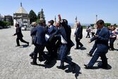 Durante a visita ao Bom Jesus, em Braga, o Presidente da República sentiu-se mal e teve um desmaio. Em desenvolvimento.