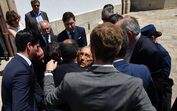 Durante a visita ao Bom Jesus, em Braga, o Presidente da República sentiu-se mal e teve um desmaio. Em desenvolvimento.