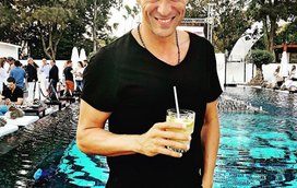 Divertido, José Carlos Pereira anuncia hit deste verão
