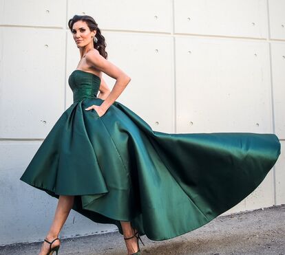Daniela Ruah tem novo look e revela imagem inédita de quando era bebé
