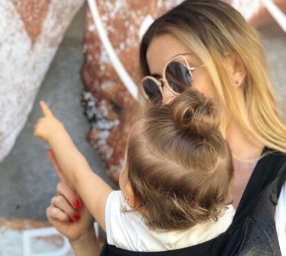 Ternura! Laura Figueiredo diverte-se com a filha, Beatriz, em cenário digno de ‘princesas’