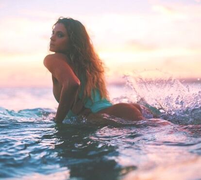 As fotos mais 'quentes' da surfista Anastasia Ashley