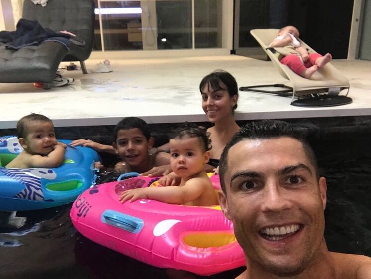 gémeos, mateo, eva, cristiano ronaldo, aniversário, 1 ano, 1.º aniversário