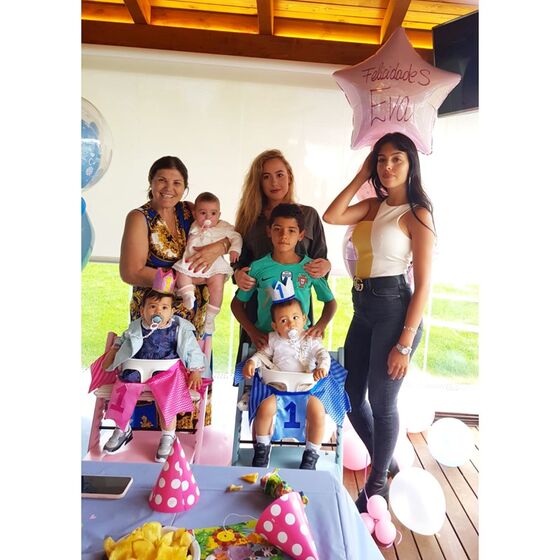 Georgina Rodríguez, Cristiano Ronaldo, Eva, Mateo, aniversário, presentes
