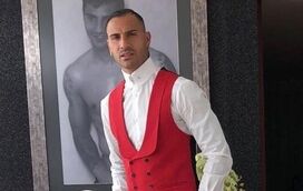 Ricardo Quaresma surpreende com fato de casamento vermelho