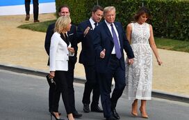 Melania Trump arrasa de branco em Bruxelas