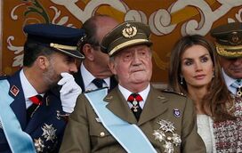 Não resistiu à pressão. Casa real espanhola fala da "fuga" de Juan Carlos