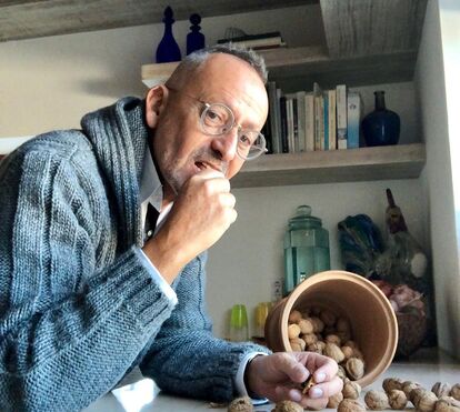 Manuel Luís Goucha revela vida íntima: 'Dispo-me de luz apagada' 