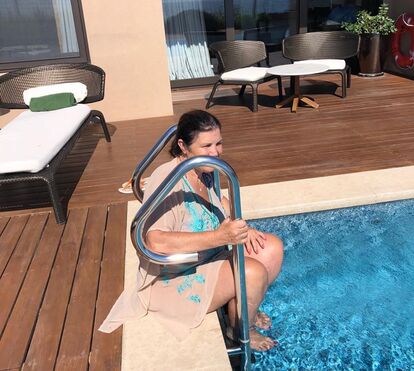'Que mulherão!' Fãs ficam loucos com Elma Aveiro em biquíni nas redes sociais
