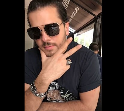 Coldplay em momento fantástico colocam Michael J. Fox em palco a tocar 'Fix You'