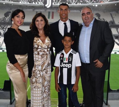 Misto de emoções para Dolores Aveiro: triste por viver aniversário dos gémeos de Ronaldo à distância