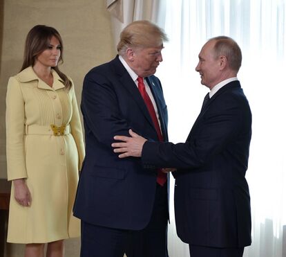 A foto que está a pressionar Donald Trump. Melania flirta com Putin