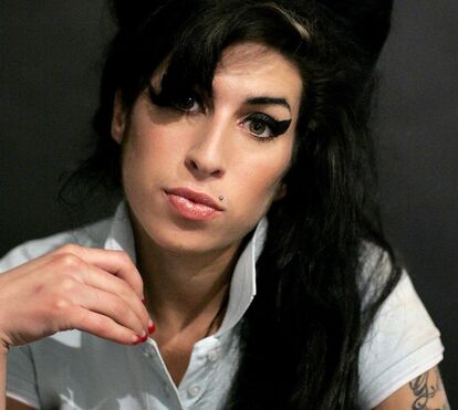 Chega ao cinema 'Back to Black', uma versão suave daquilo que foi a vida conturbada da cantora Amy Winehouse