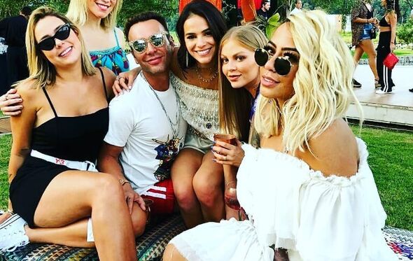 Bruna Marquezine, Carol Dantas