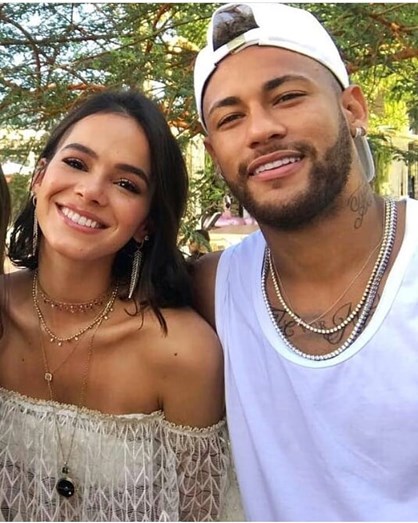 Neymar leva ex-namorada ao aniversário de Bruna Marquezine - Festas - FLASH!