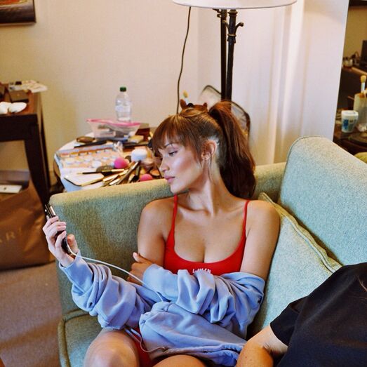 bella hadid, gigi hadid, modelo, verão, biquini