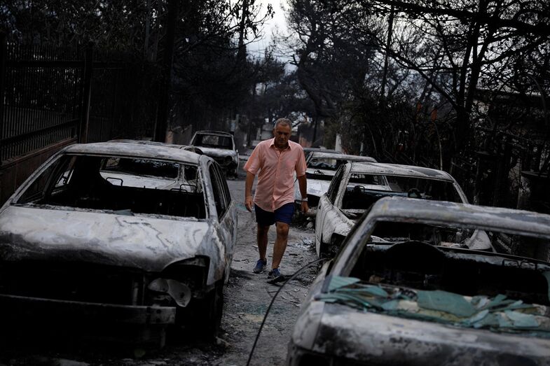 Terror dos incêndios assola a Grécia