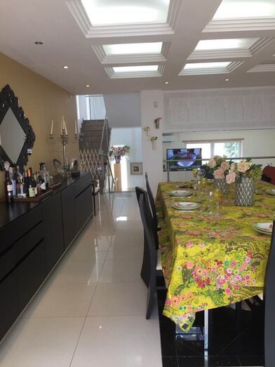 Cristina Caras Lindas, casa, mudanças