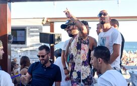 Depois de férias românticas, Ricardinho parte sozinho para o Algarve. E está imparável!