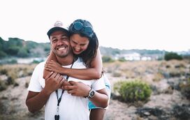 De casamento marcado? De férias no Quénia, Sara Matos mostra aliança de noivado