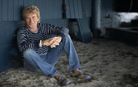 Só a Covid-19 atirou Rod Stewart ao tapete. Lenda do rock fica sem voz e cancela concertos