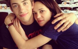 Anthony Bourdain pagou fortuna para livrar namorada Asia Argento de acusações de jovem ator