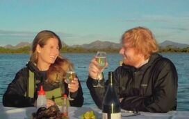 Ed Sheeran casou-se em segredo com paixão da adolescência