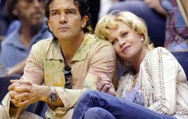 Semana Santa da paixão:  Melanie Griffith com saudades Antonio Banderas?