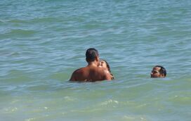 Escaldante! Pedro Teixeira e Sara Matos vivem paixão louca no Algarve