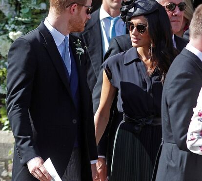 Oops! Meghan revela sutiã sem querer no dia do seu aniversário