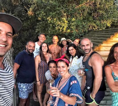 Andreia Vale celebra 40 anos de idade em festa de verão