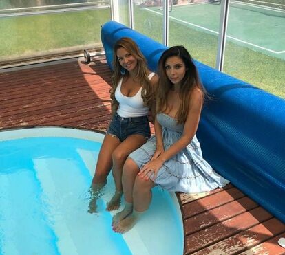 Mulher de Nani vai lançar marca de biquínis reduzidos